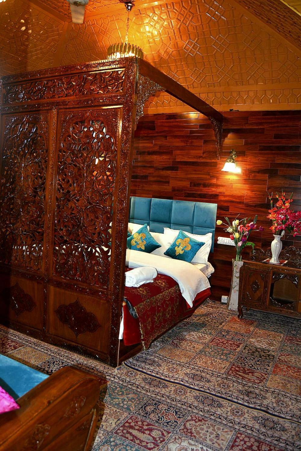 Hotel Heritage Amina Group Of Houseboats à Srīnagar Extérieur photo