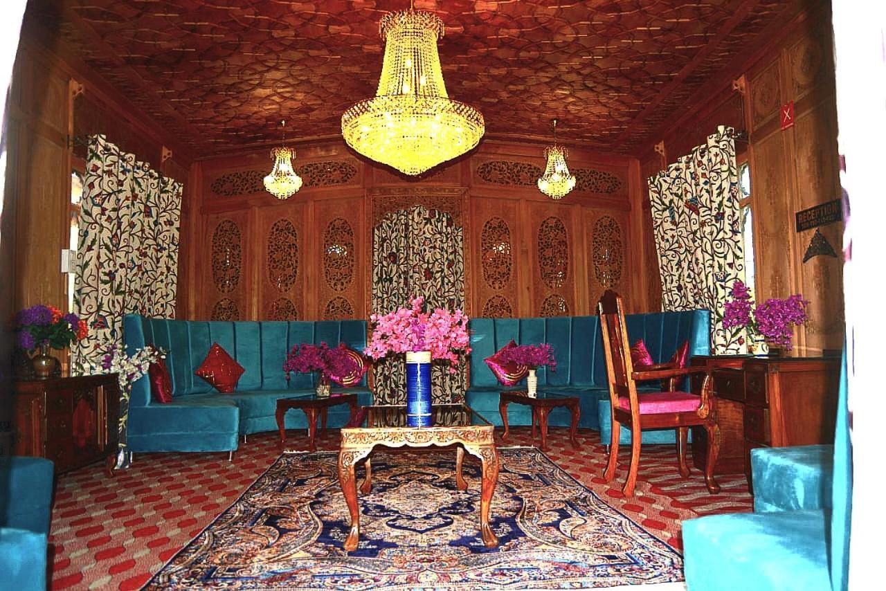 Hotel Heritage Amina Group Of Houseboats à Srīnagar Extérieur photo